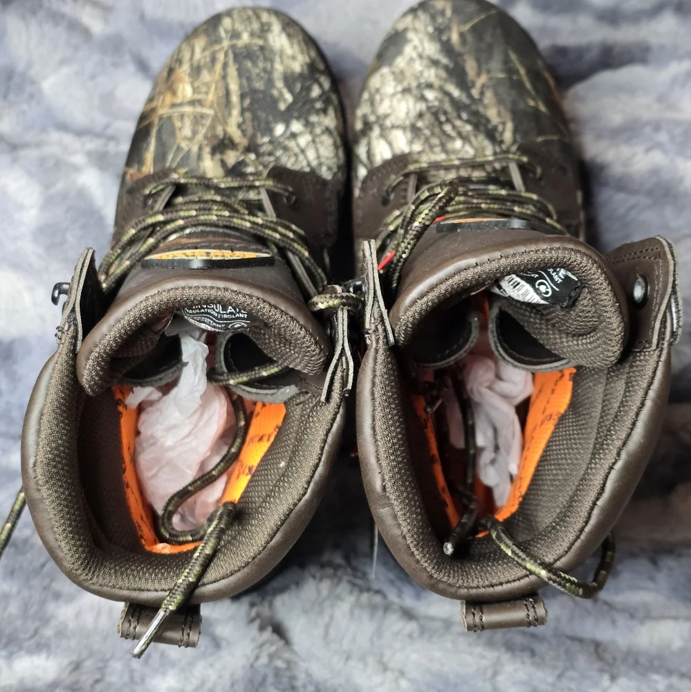 NWB Rocky BearClaw‎ Big Kids' Waterproof 1000G Insulated Outdoor Boot Size 4